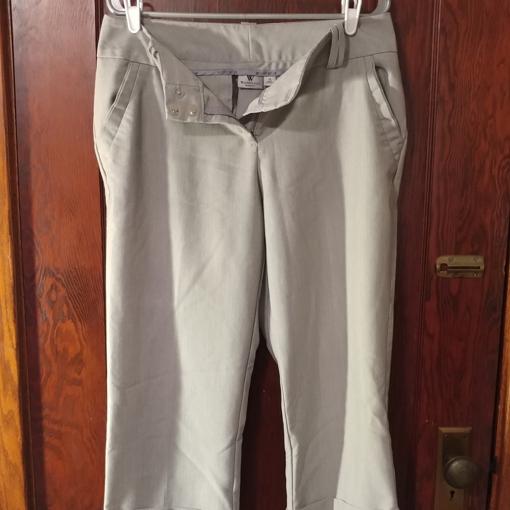 Worthington Capri Pants